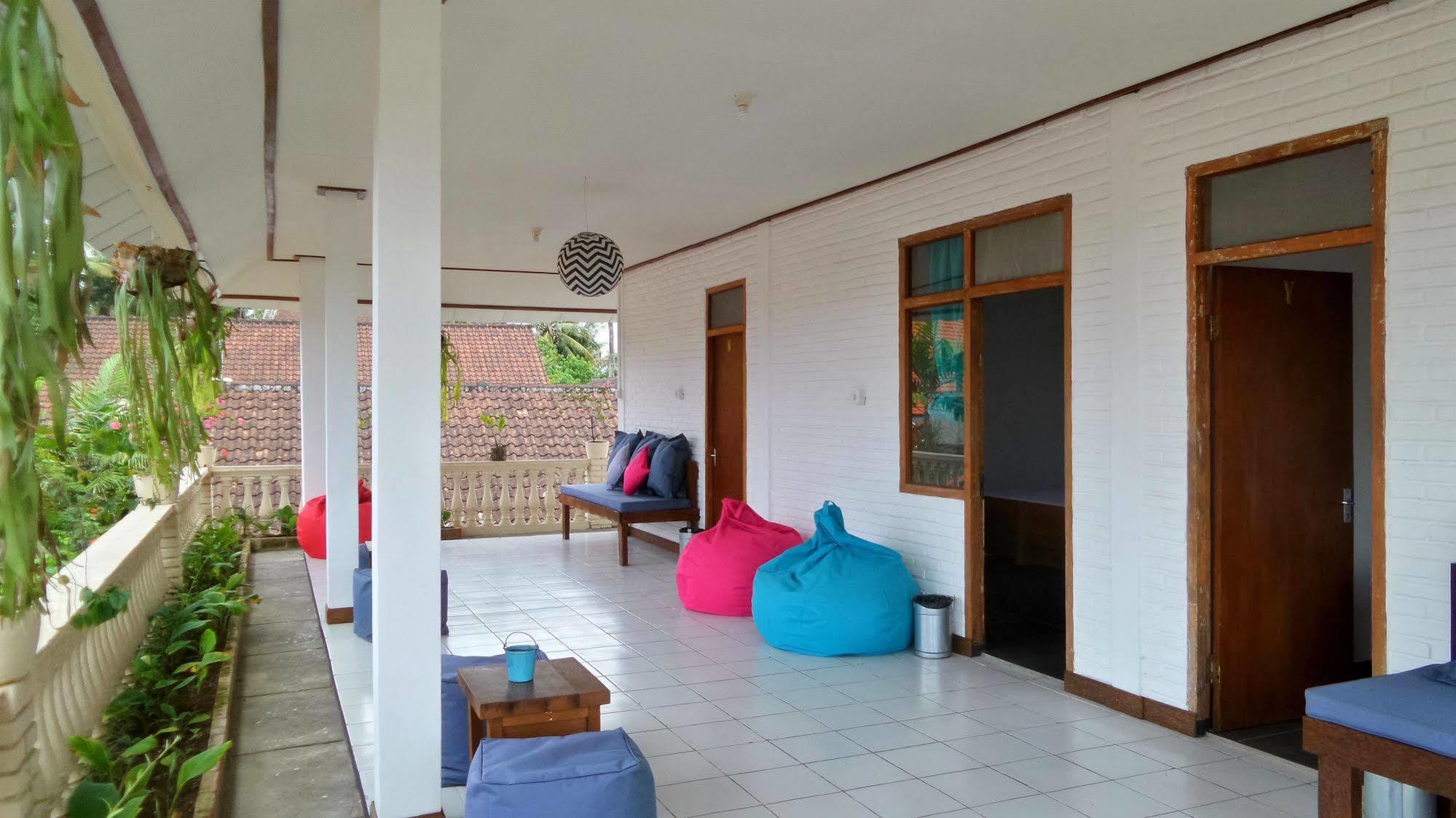 ウブド Friendly House Baliホステル エクステリア 写真