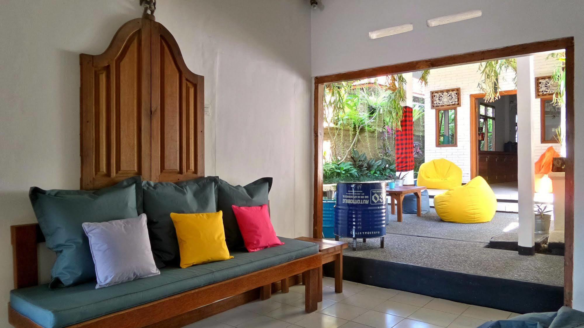 ウブド Friendly House Baliホステル エクステリア 写真