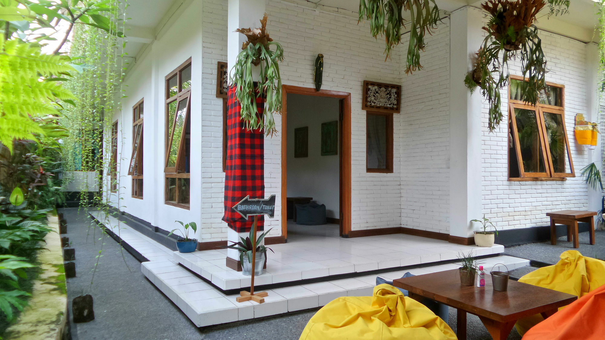ウブド Friendly House Baliホステル エクステリア 写真